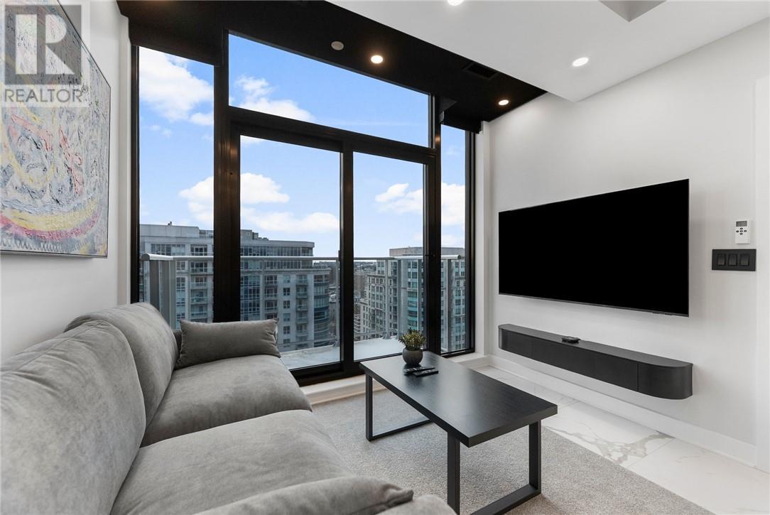 180 George Street Unit# Ph208, Ottawa, ON - Indoor Photo Showing Living Room