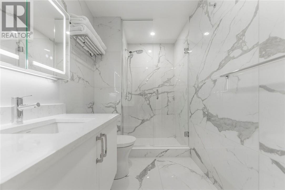 180 George Street Unit# Ph208, Ottawa, ON - Indoor Photo Showing Bathroom