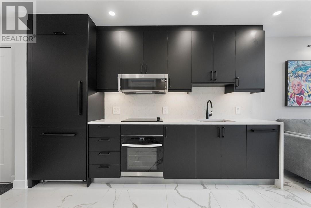 180 George Street Unit# Ph208, Ottawa, ON - Indoor Photo Showing Kitchen With Upgraded Kitchen