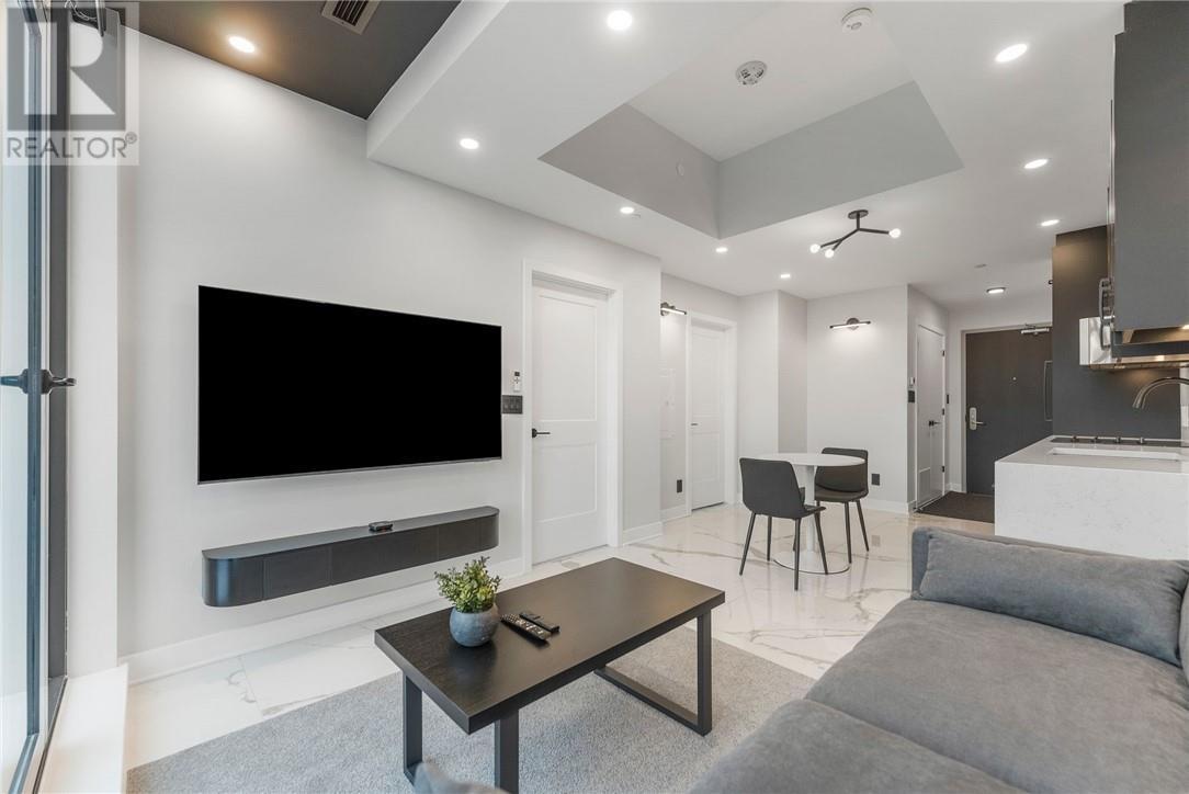 180 George Street Unit# Ph208, Ottawa, ON - Indoor Photo Showing Living Room