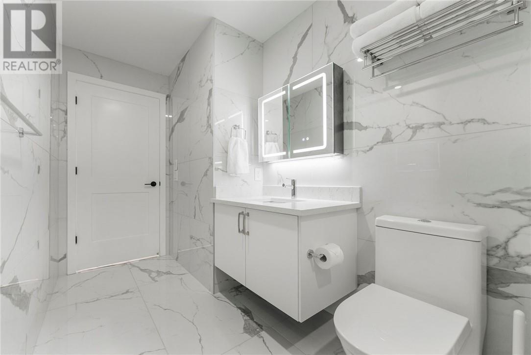 180 George Street Unit# Ph208, Ottawa, ON - Indoor Photo Showing Bathroom