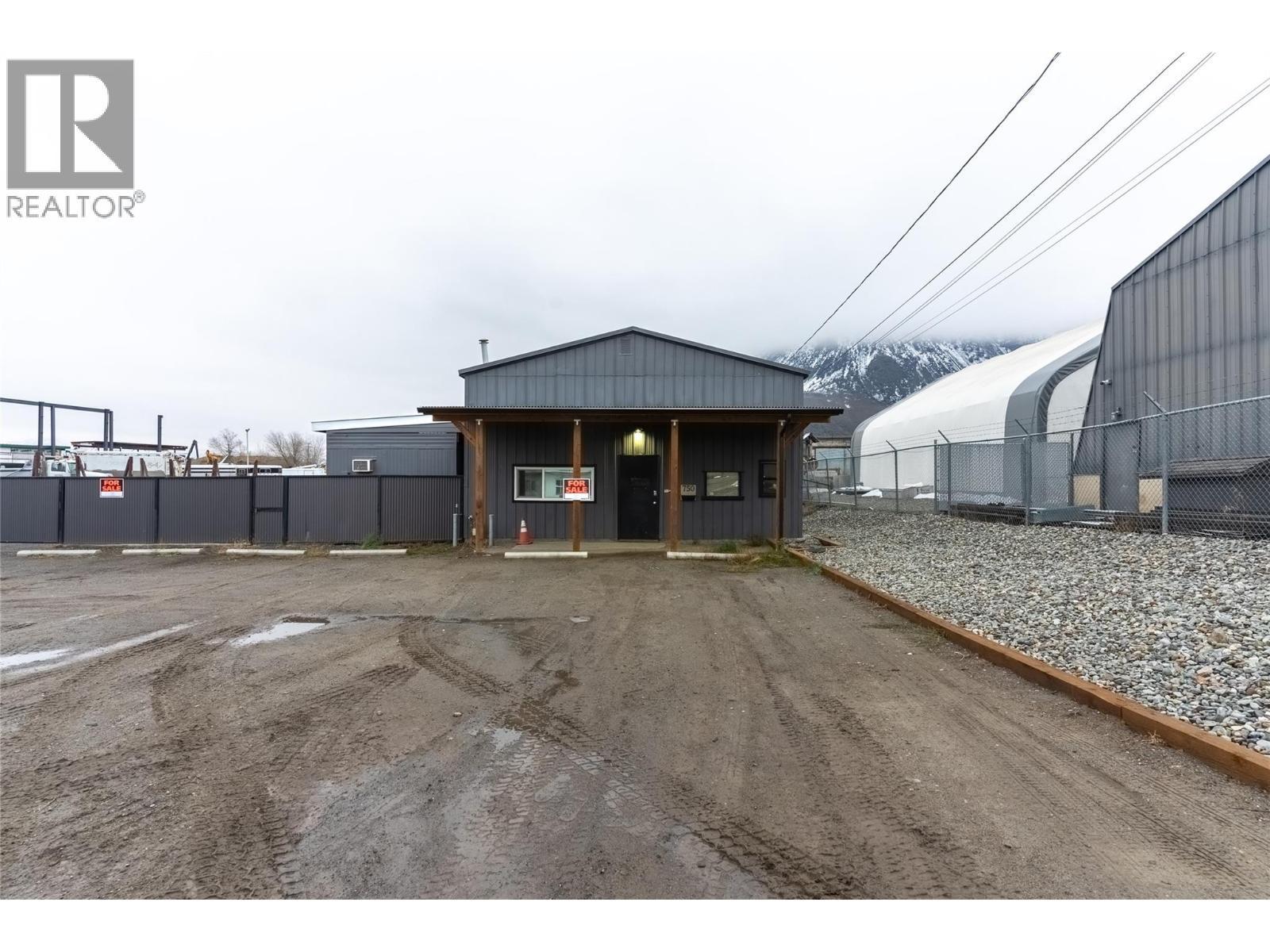 750 Sarcee Street E, Kamloops, BC