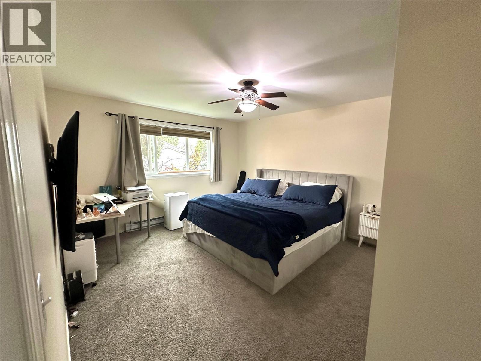 573 10Th Avenue Unit# 2, Castlegar, BC - Indoor Photo Showing Bedroom