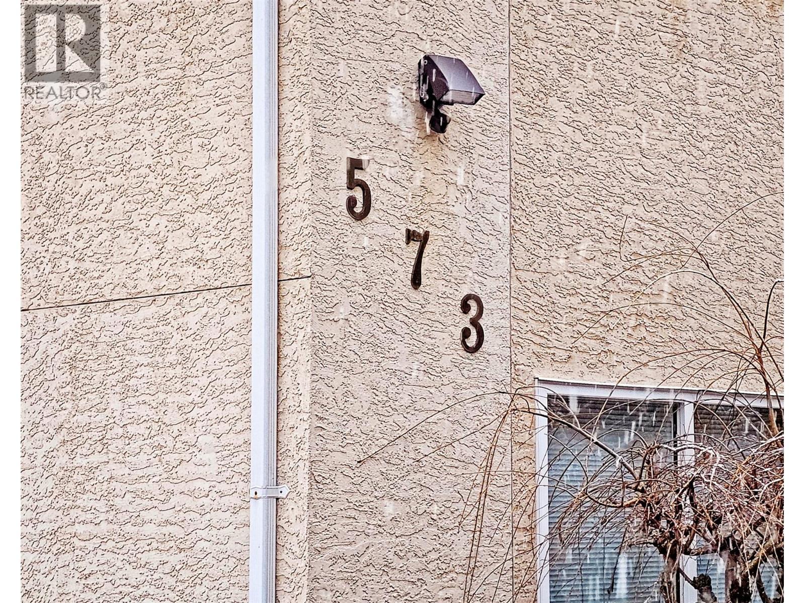 573 10Th Avenue Unit# 2, Castlegar, BC - Outdoor