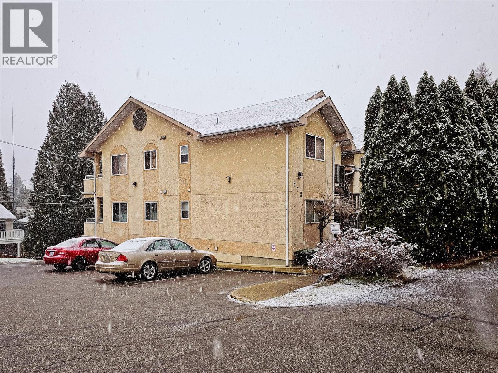 573 10Th Avenue Unit# 2, Castlegar, BC - Outdoor