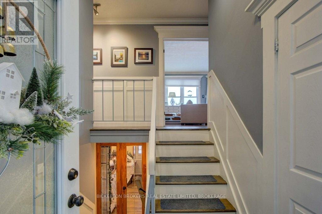 4 Lakeview Drive, Westport, ON - Indoor Photo Showing Other Room