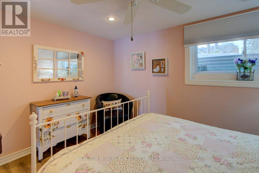 4 Lakeview Drive, Westport, ON - Indoor Photo Showing Other Room