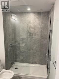 Unit LPH 13 - Lph 13 - 500 Plains Road E, Burlington, ON - Indoor Photo Showing Bathroom