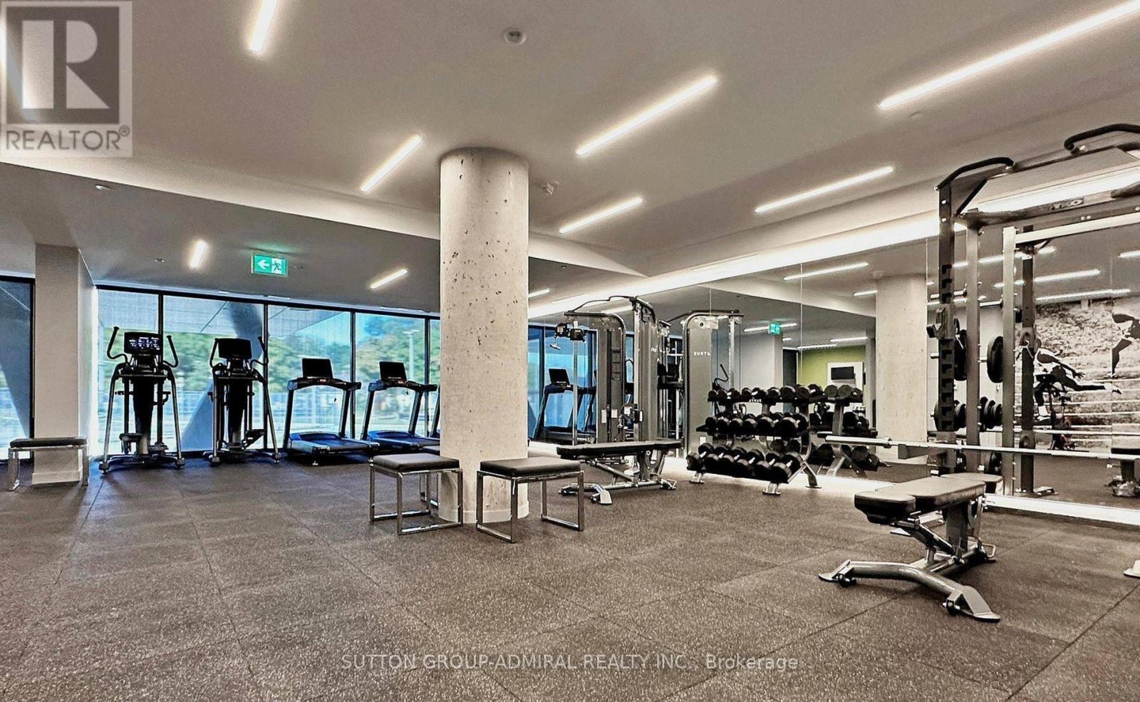 404 - 7 Smith Crescent, Toronto, ON - Indoor Photo Showing Gym Room