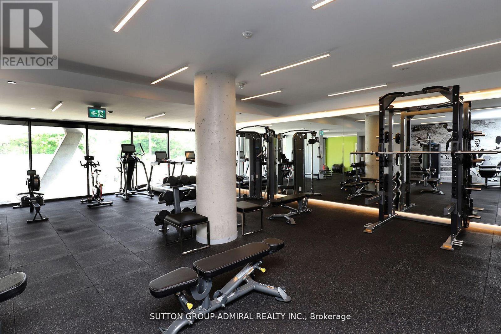 404 - 7 Smith Crescent, Toronto, ON - Indoor Photo Showing Gym Room