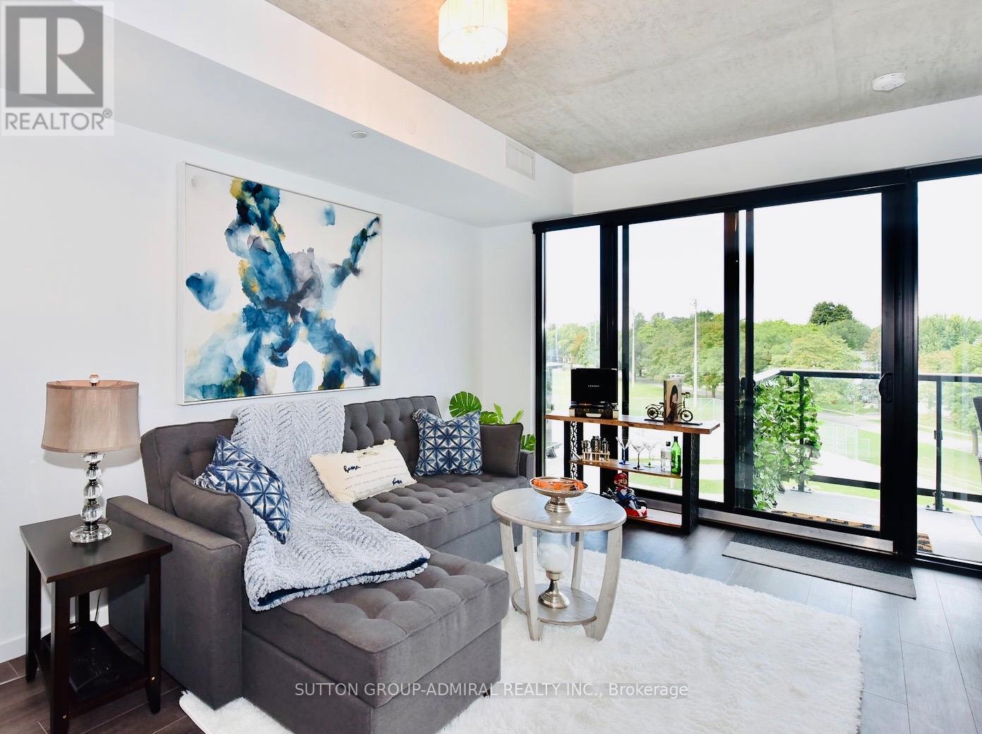 404 - 7 Smith Crescent, Toronto, ON - Indoor