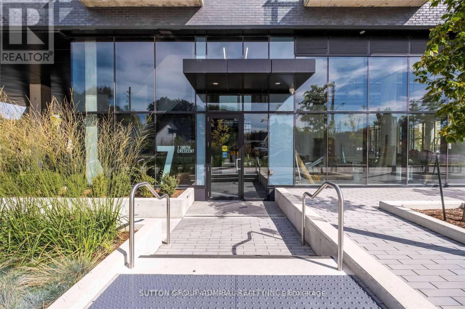 404 - 7 Smith Crescent, Toronto, ON - Outdoor