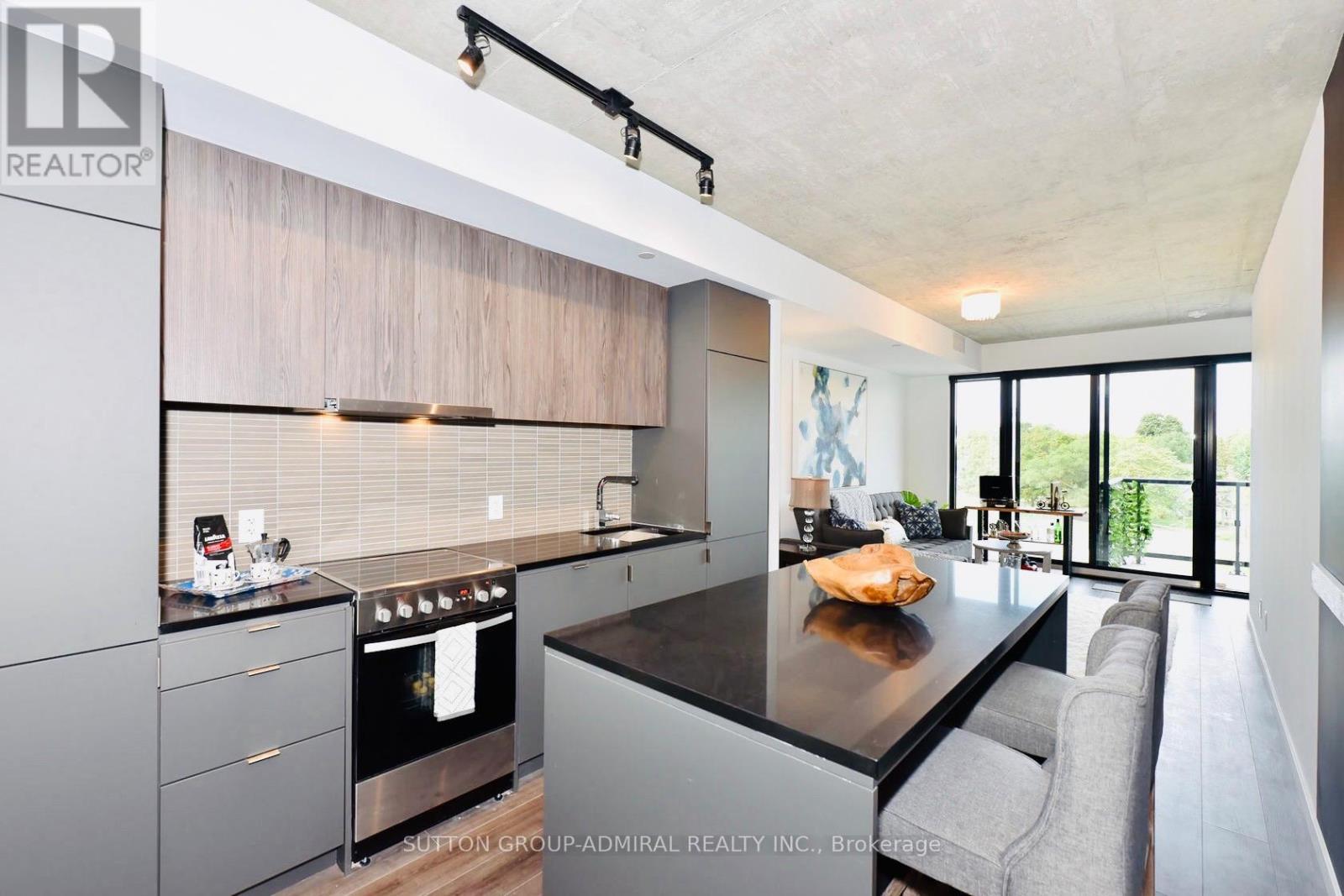 404 - 7 Smith Crescent, Toronto, ON - Indoor Photo Showing Kitchen