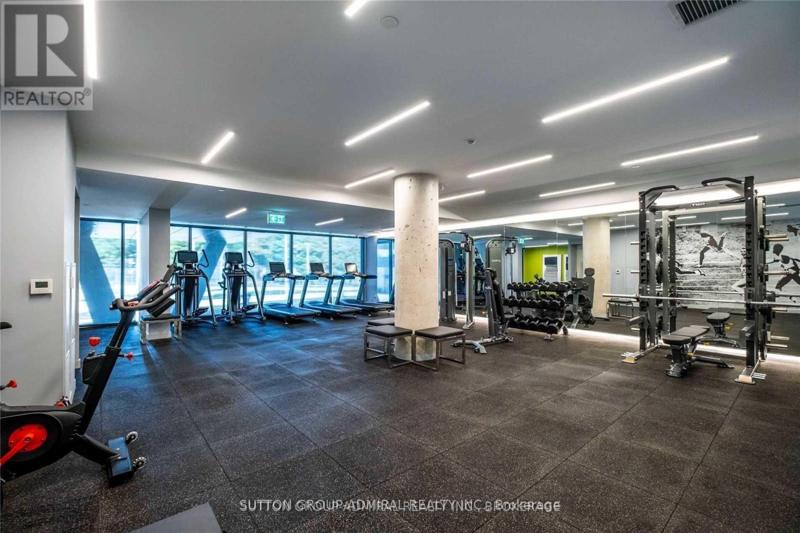 404 - 7 Smith Crescent, Toronto, ON - Indoor Photo Showing Gym Room