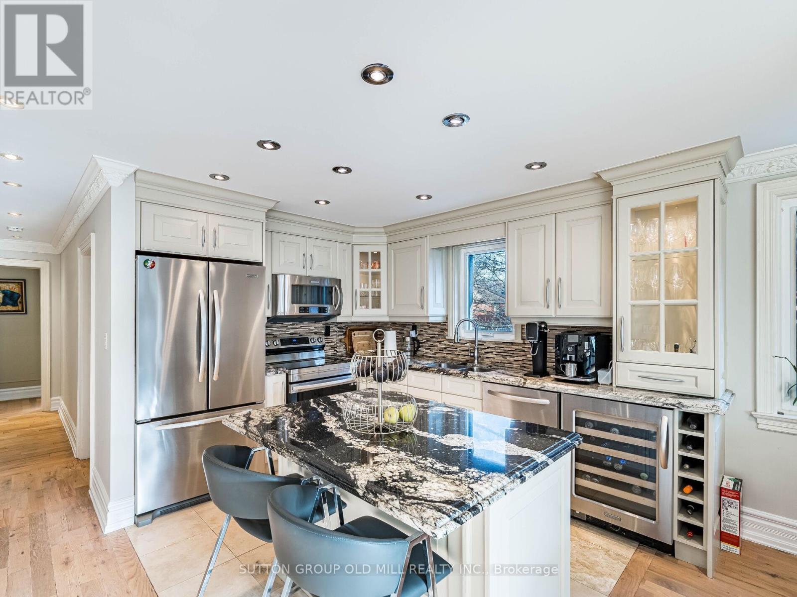 24 Cowley Avenue, Toronto, ON - Indoor Photo Showing Kitchen With Upgraded Kitchen