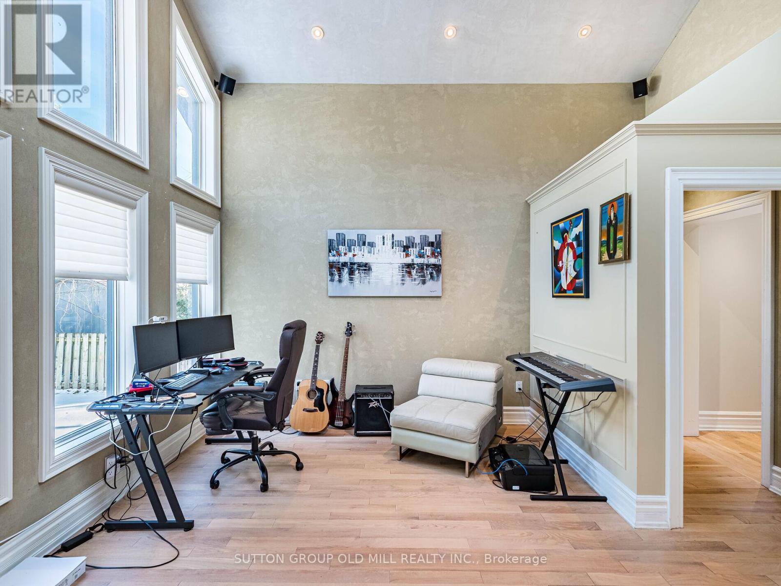 24 Cowley Avenue, Toronto, ON - Indoor Photo Showing Office