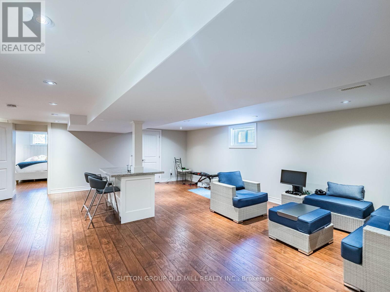 24 Cowley Avenue, Toronto, ON - Indoor Photo Showing Other Room