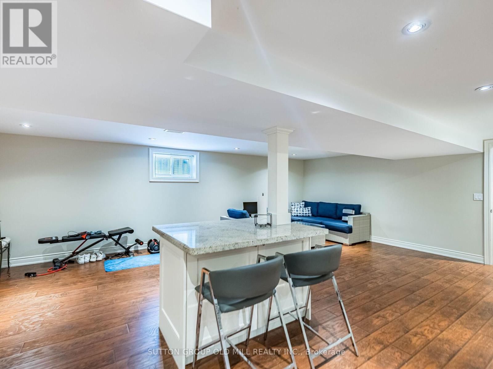 24 Cowley Avenue, Toronto, ON - Indoor