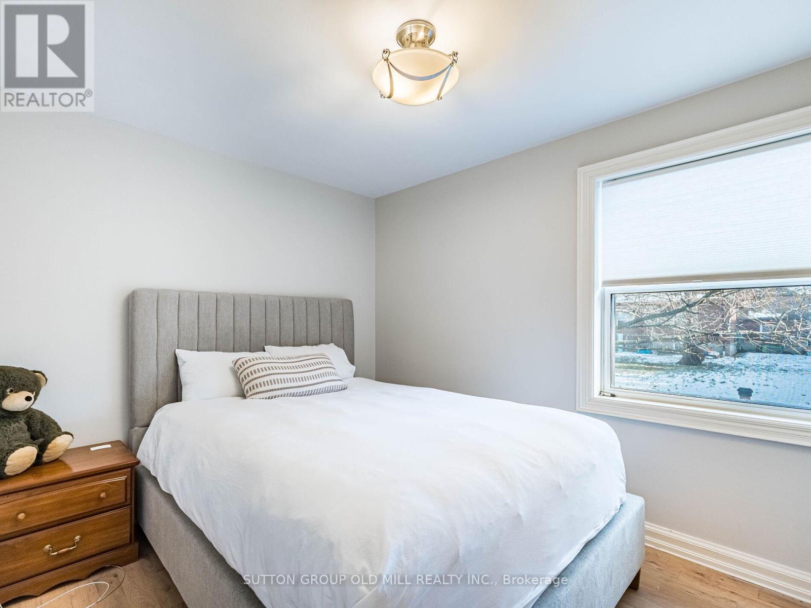 24 Cowley Avenue, Toronto, ON - Indoor Photo Showing Bedroom