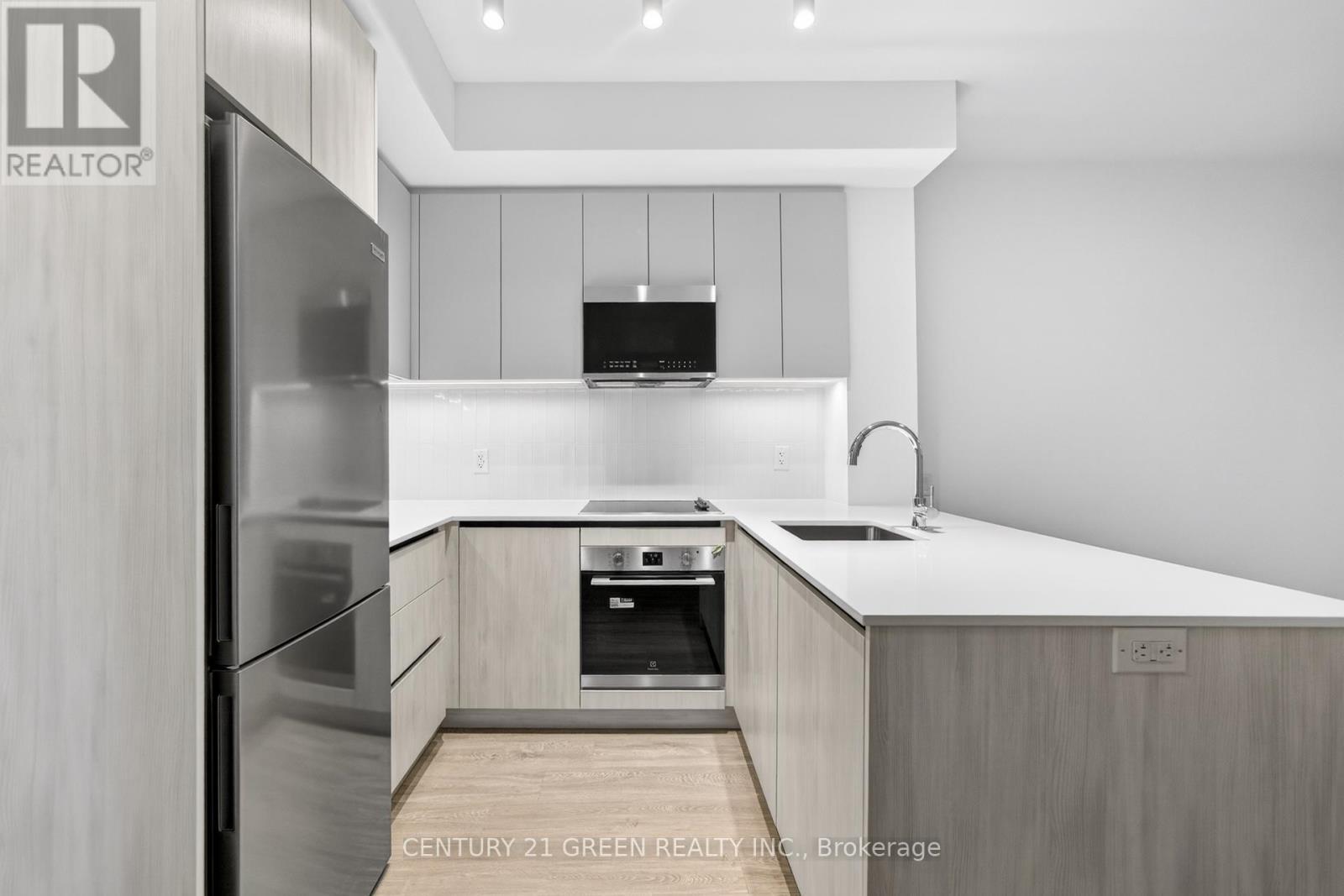 1514 - 2485 Eglinton Avenue W, Mississauga, ON - Indoor Photo Showing Kitchen With Upgraded Kitchen