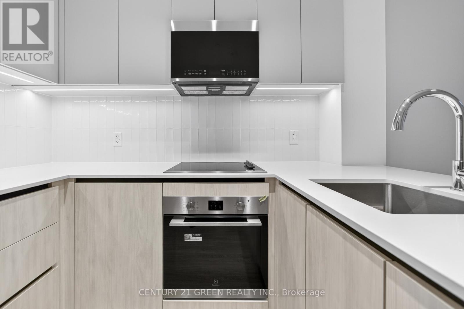 1514 - 2485 Eglinton Avenue W, Mississauga, ON - Indoor Photo Showing Kitchen