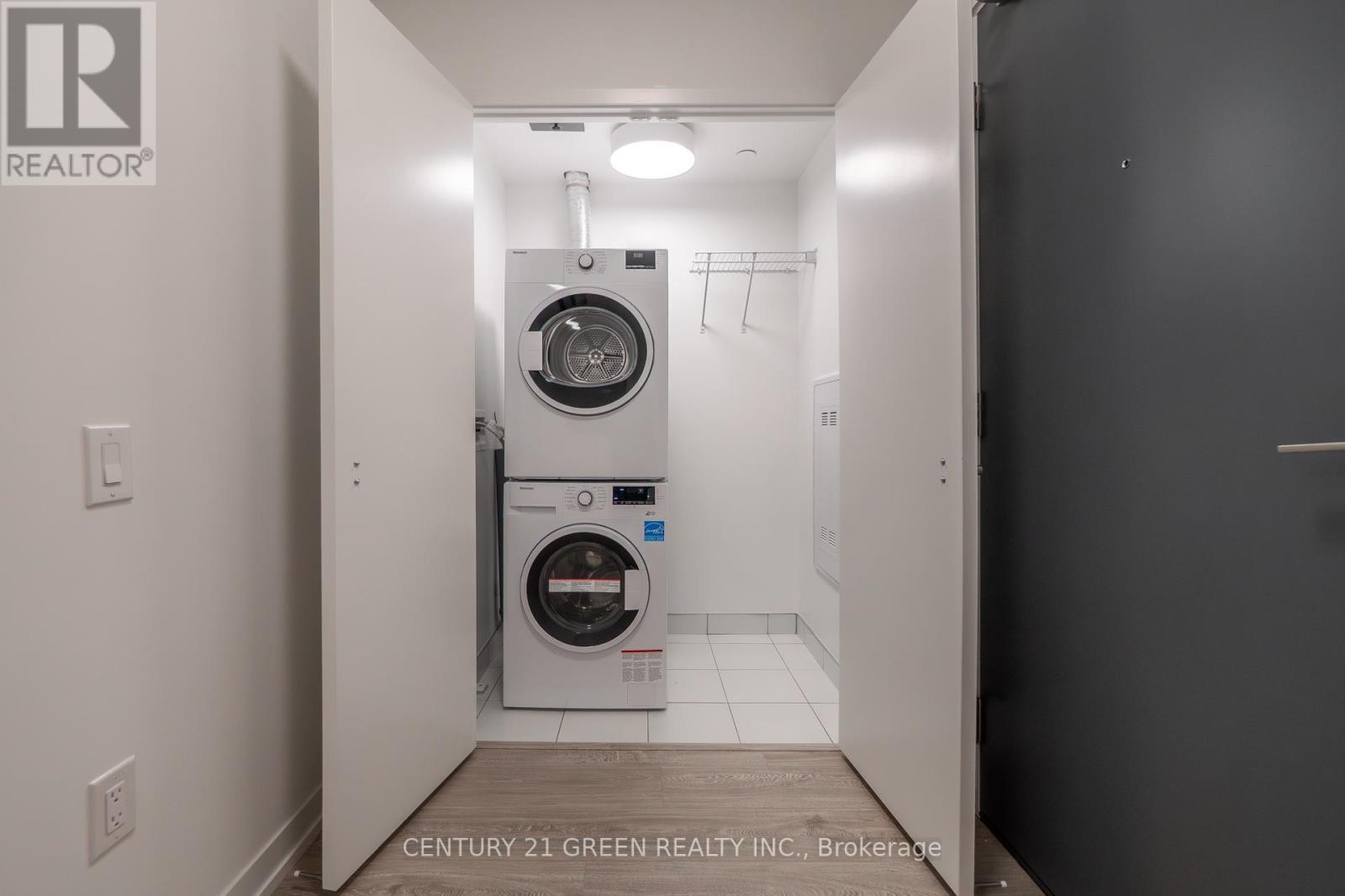 1514 - 2485 Eglinton Avenue W, Mississauga, ON - Indoor Photo Showing Laundry Room