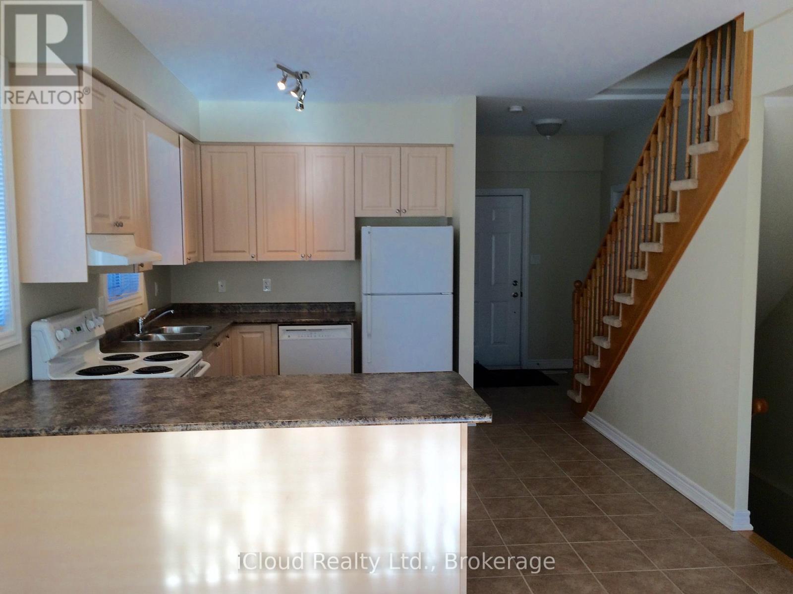 A - 9 Benson Avenue, Mississauga, ON - Indoor Photo Showing Kitchen With Double Sink
