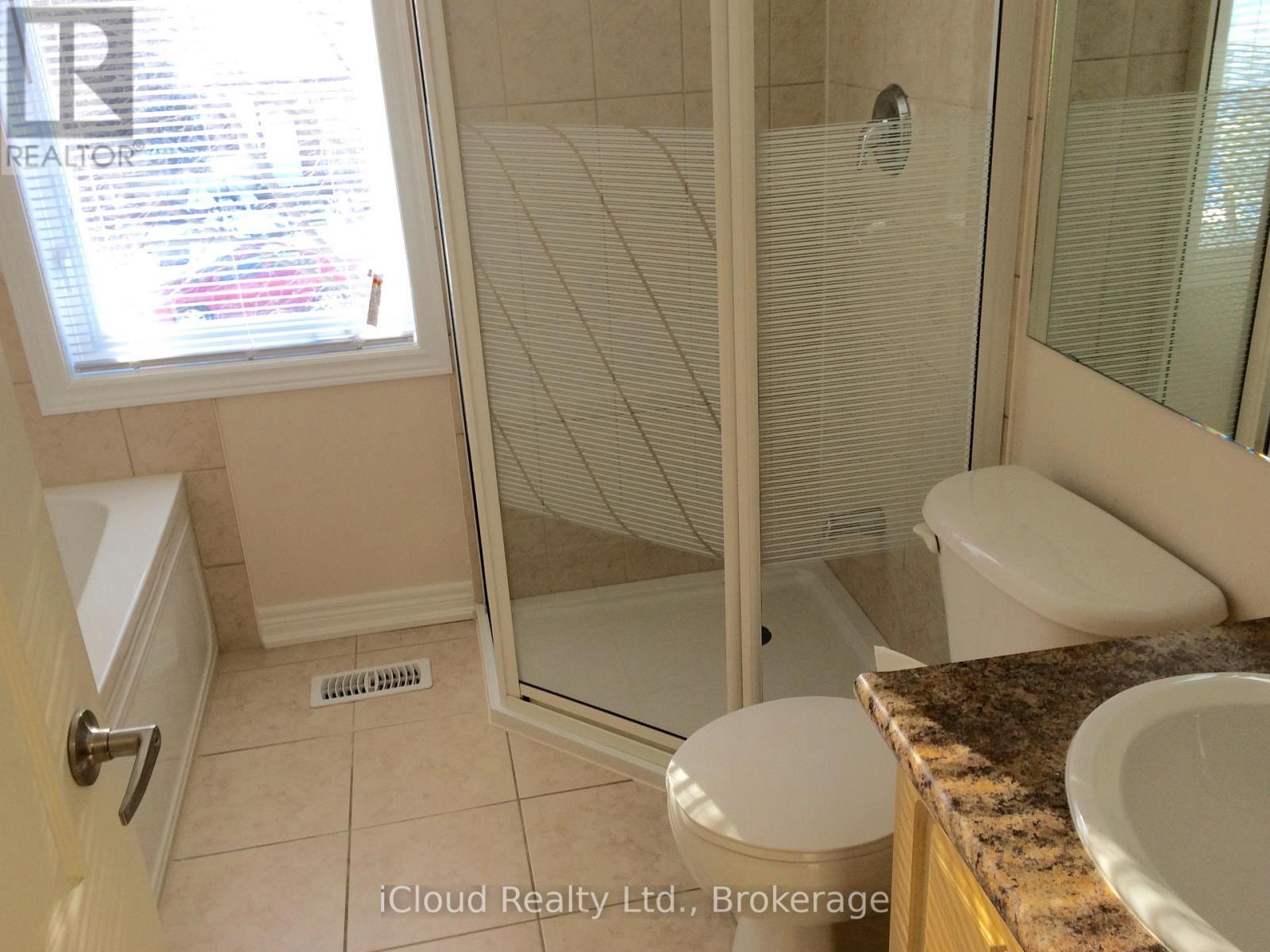 A - 9 Benson Avenue, Mississauga, ON - Indoor Photo Showing Bathroom