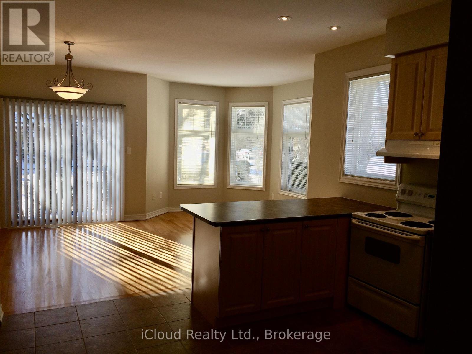 A - 9 Benson Avenue, Mississauga, ON - Indoor Photo Showing Kitchen