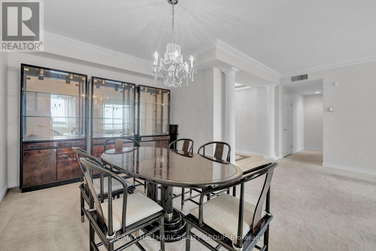 2204 - 1480 Riverside Drive, Ottawa, ON - Indoor Photo Showing Dining Room