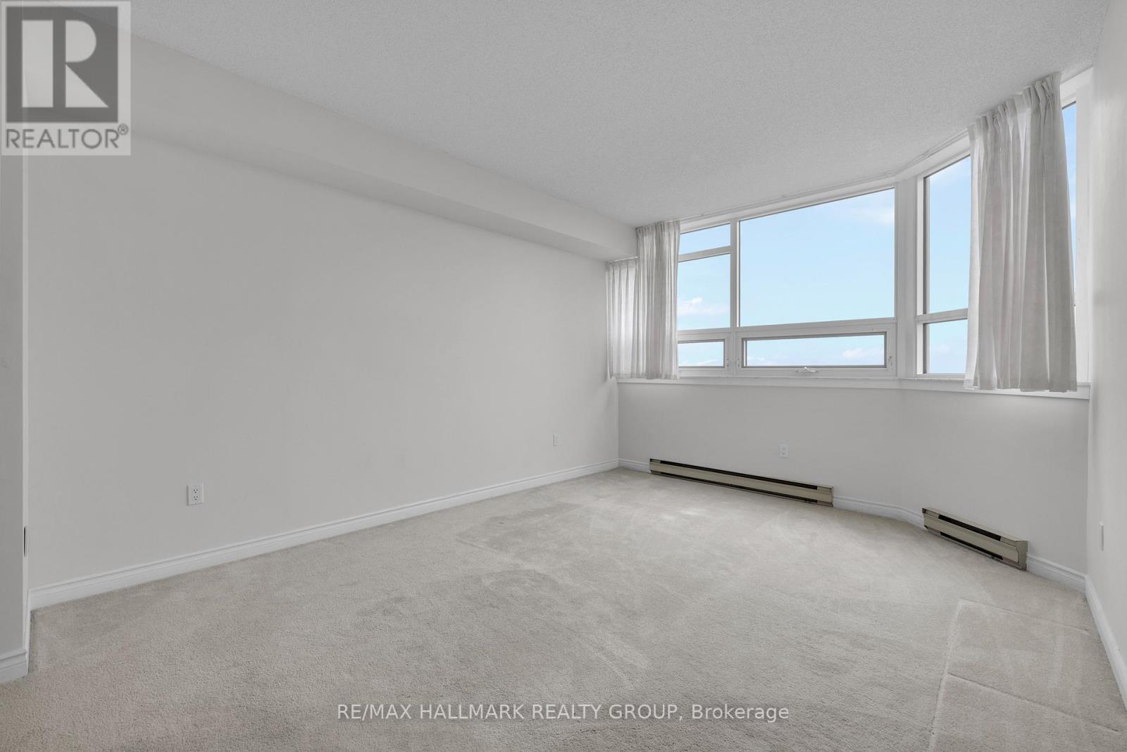 Primary Bedroom - 2204 - 1480 Riverside Drive, Ottawa, ON - Indoor Photo Showing Other Room