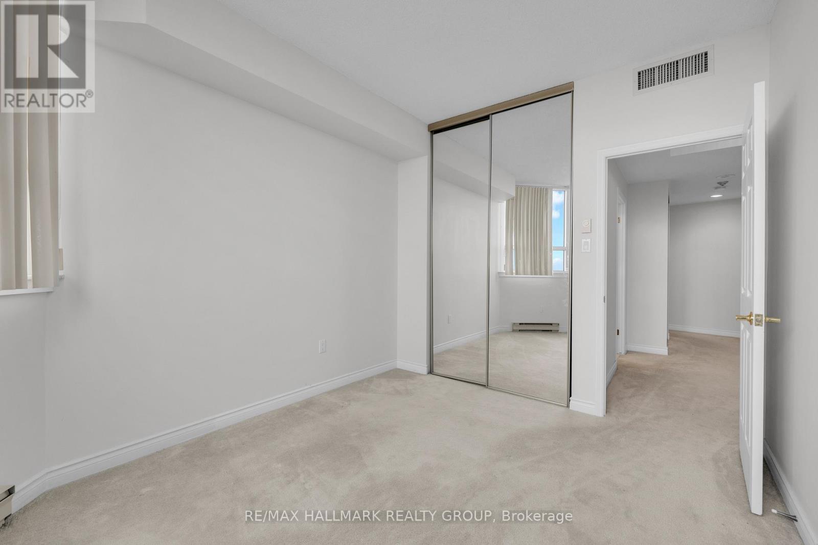 Secondary Bedroom - 2204 - 1480 Riverside Drive, Ottawa, ON - Indoor Photo Showing Other Room