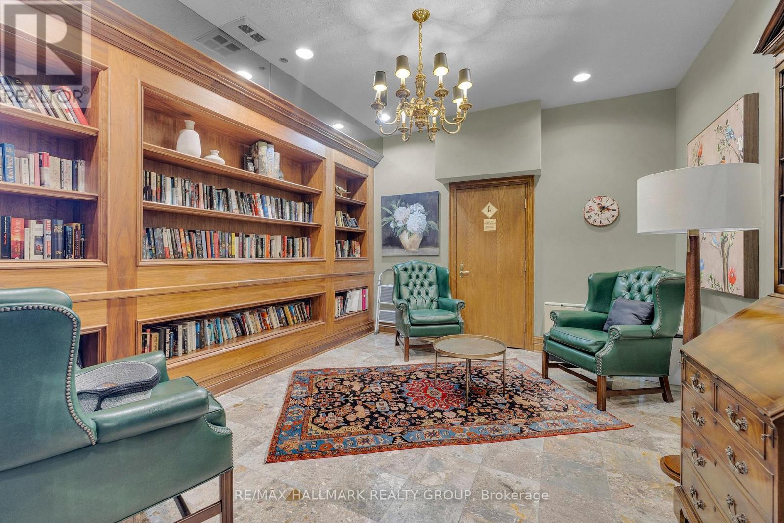 2204 - 1480 Riverside Drive, Ottawa, ON - Indoor