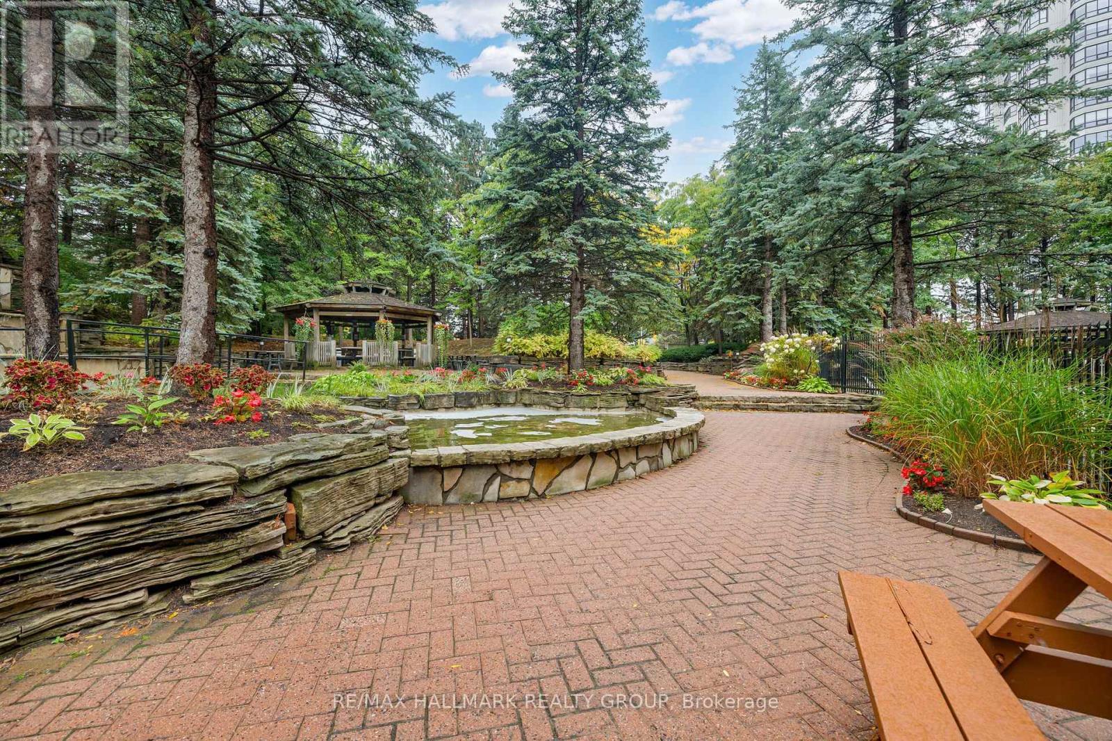 2204 - 1480 Riverside Drive, Ottawa, ON - Outdoor