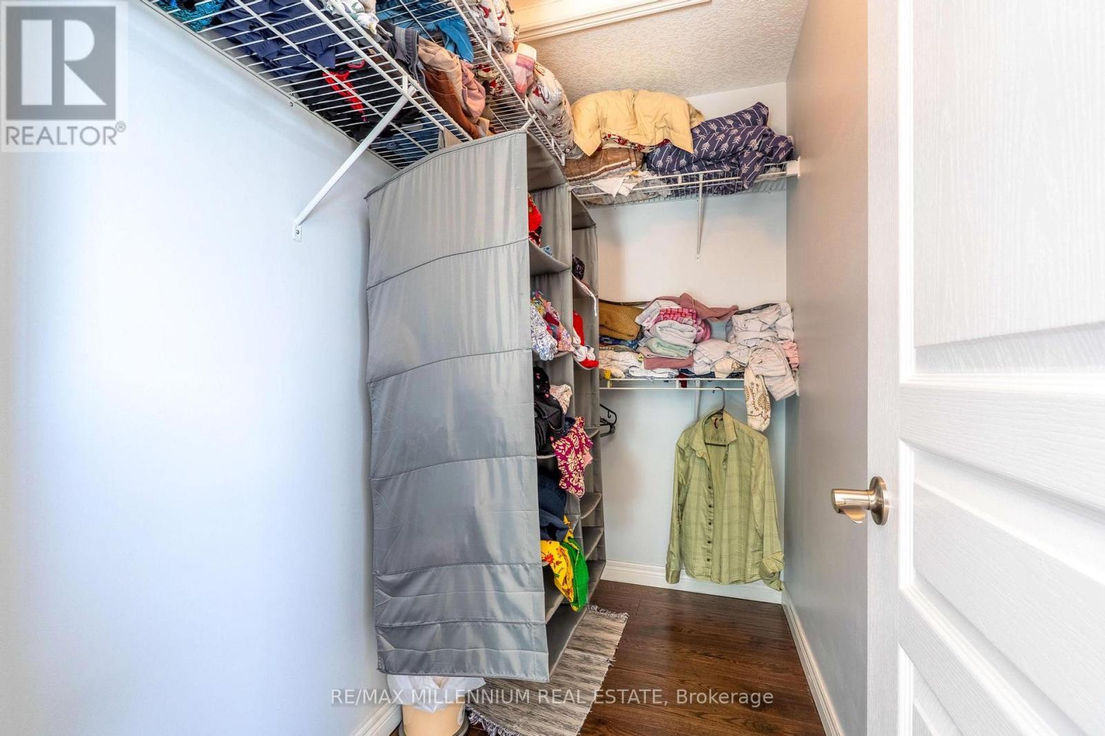 235 Bellagio Avenue, Hamilton, ON - Indoor