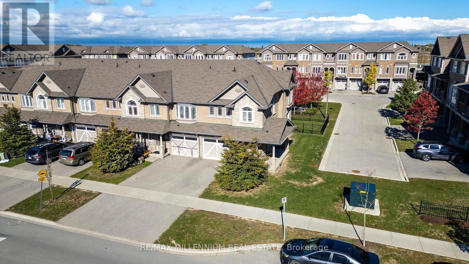 235 Bellagio Avenue, Hamilton, ON - Outdoor With Facade