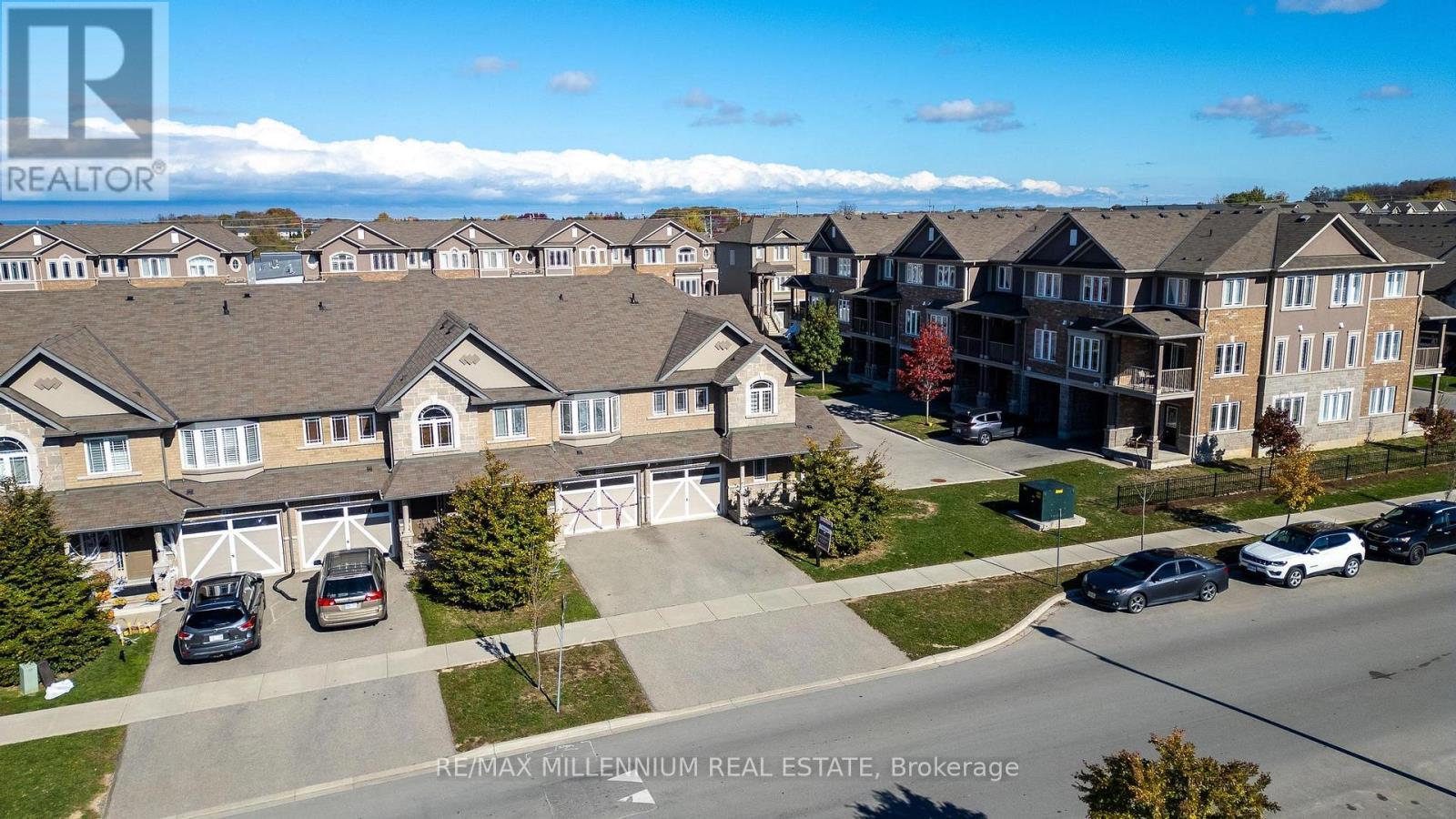 235 Bellagio Avenue, Hamilton, ON - Outdoor With Facade