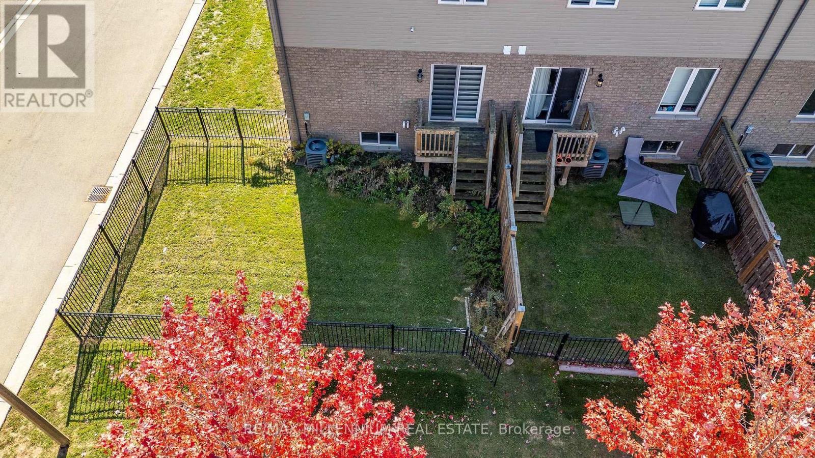 235 Bellagio Avenue, Hamilton, ON - Outdoor