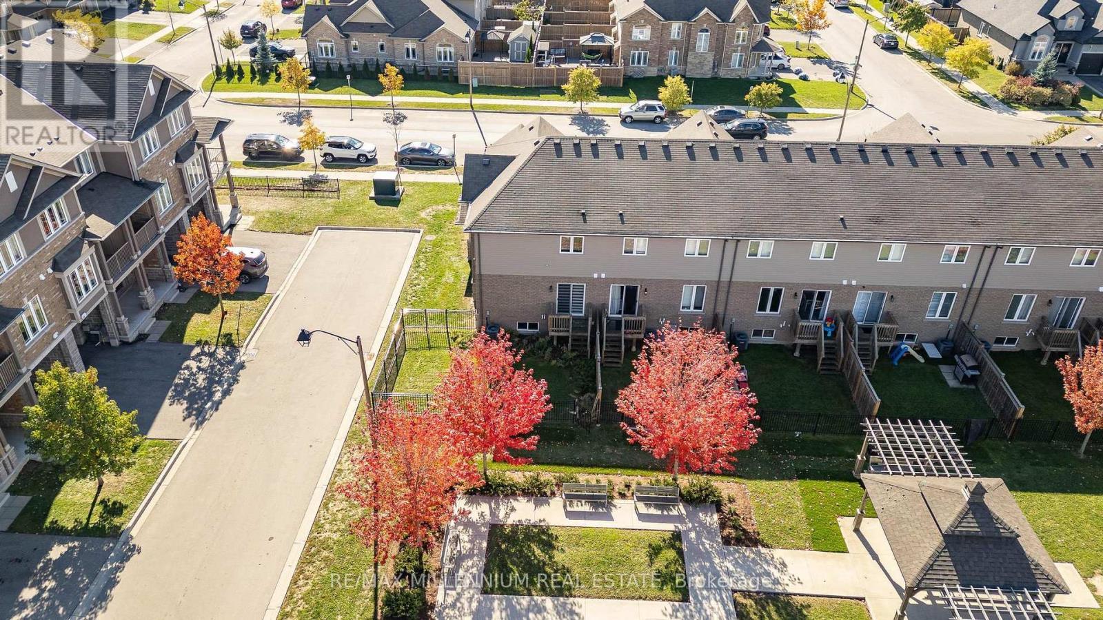 235 Bellagio Avenue, Hamilton, ON - Outdoor