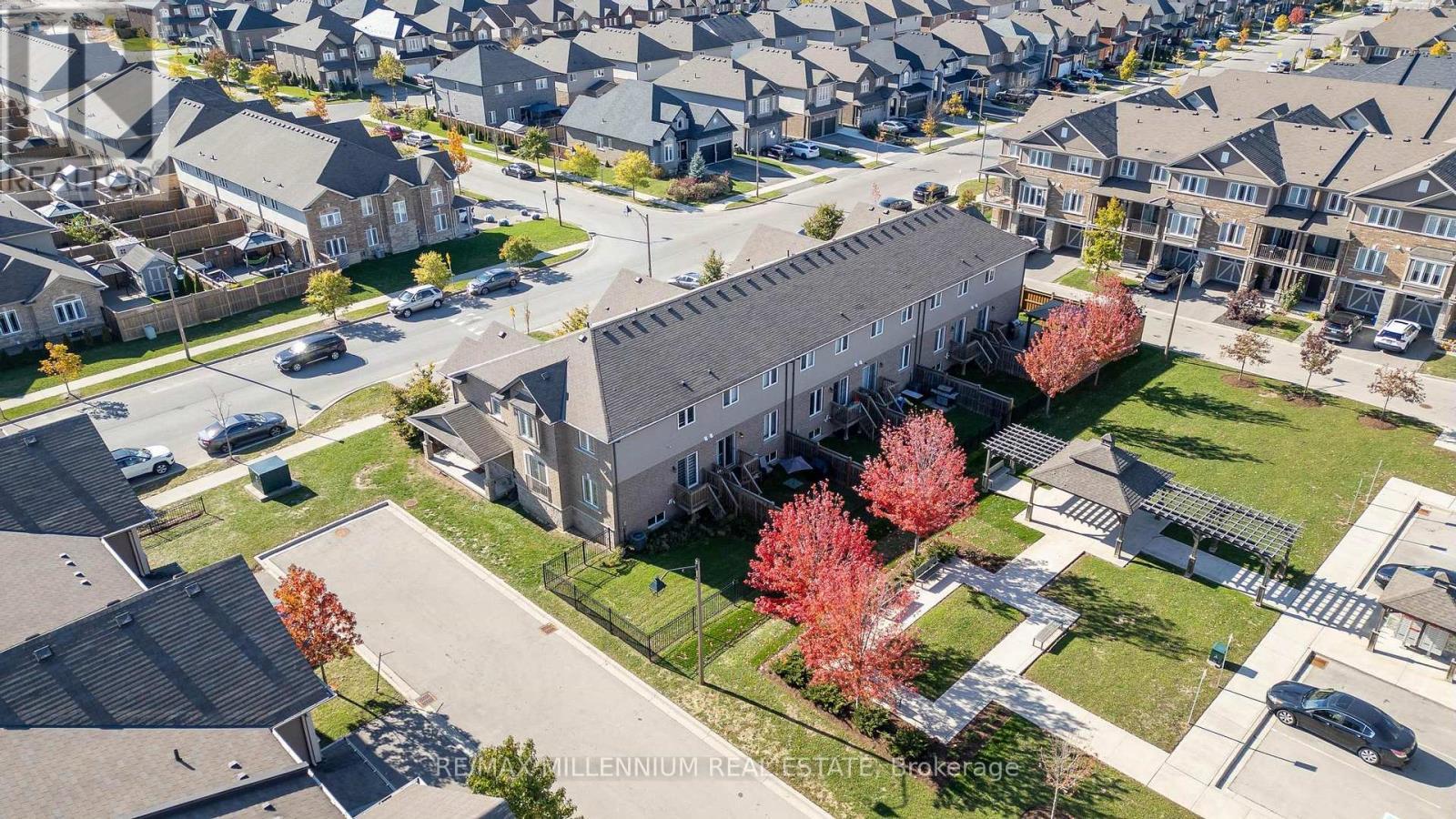 235 Bellagio Avenue, Hamilton, ON - Outdoor With View