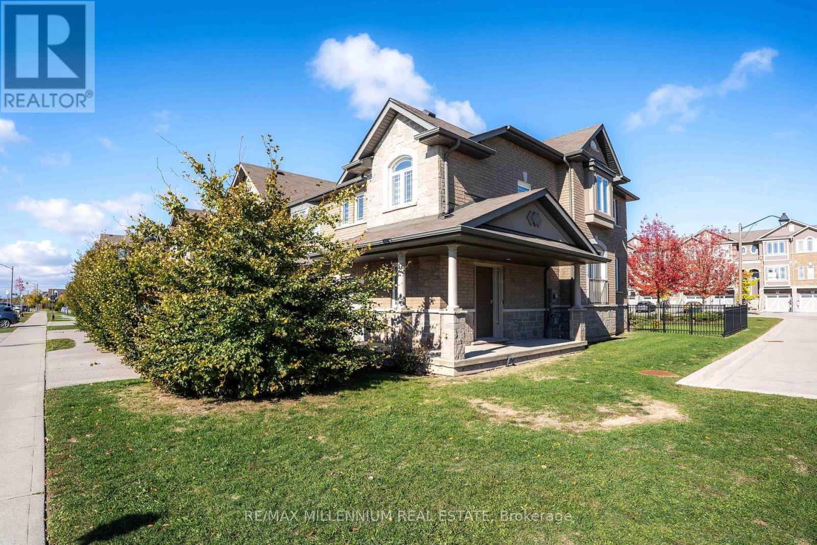 235 Bellagio Avenue, Hamilton, ON - Outdoor