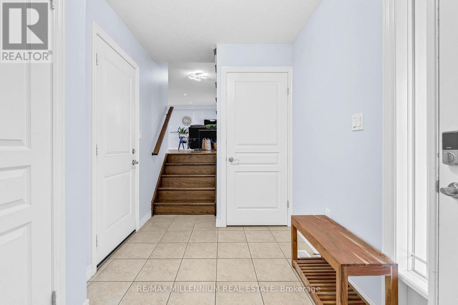 235 Bellagio Avenue, Hamilton, ON - Indoor Photo Showing Other Room