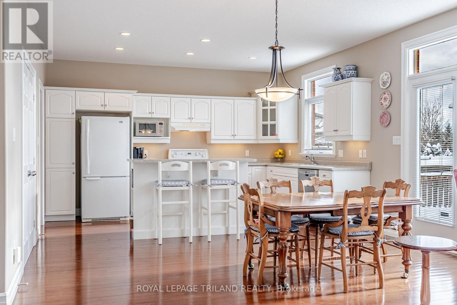 914 Collins Drive N, London South (South L), ON - Indoor