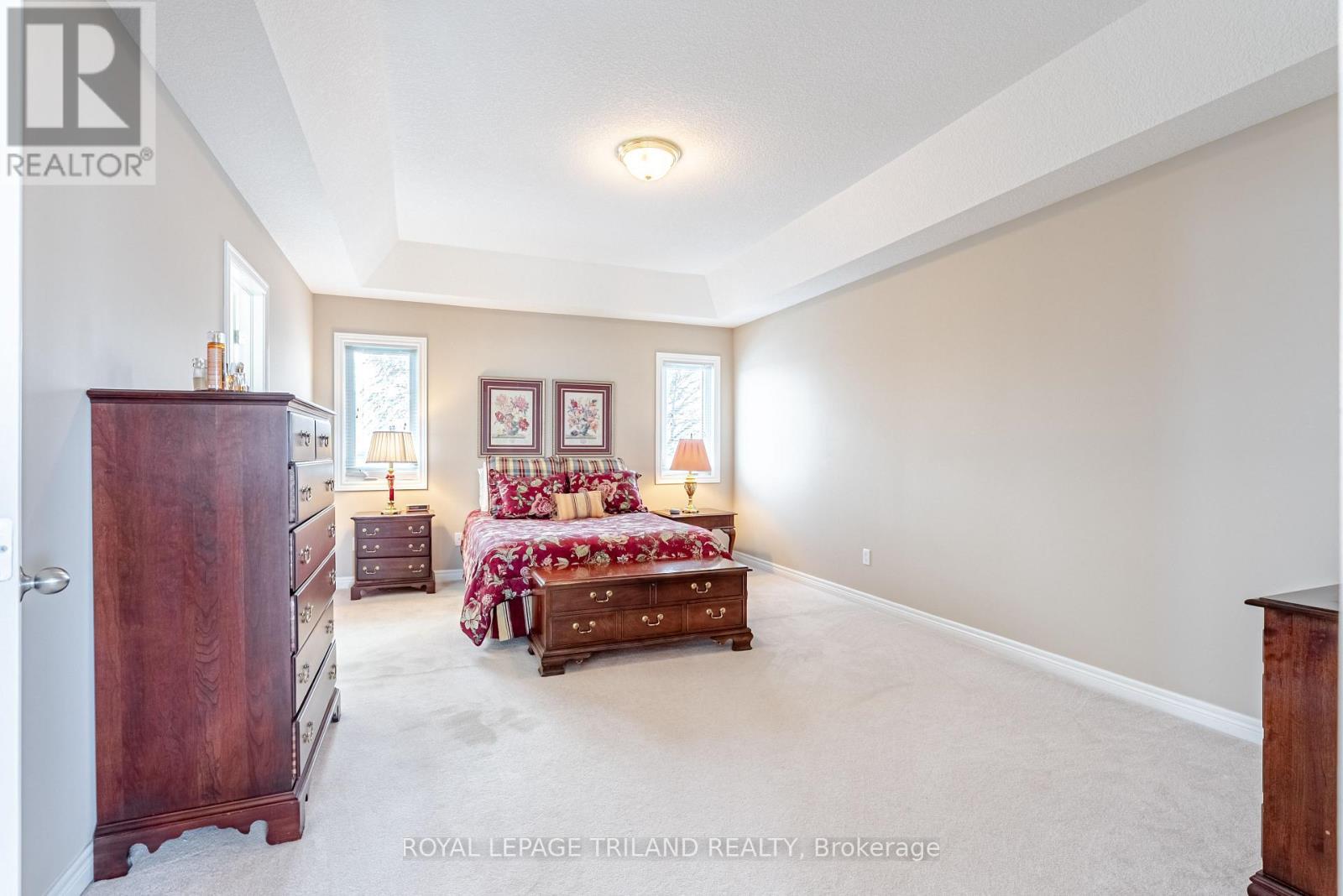 914 Collins Drive N, London South (South L), ON - Indoor Photo Showing Bedroom