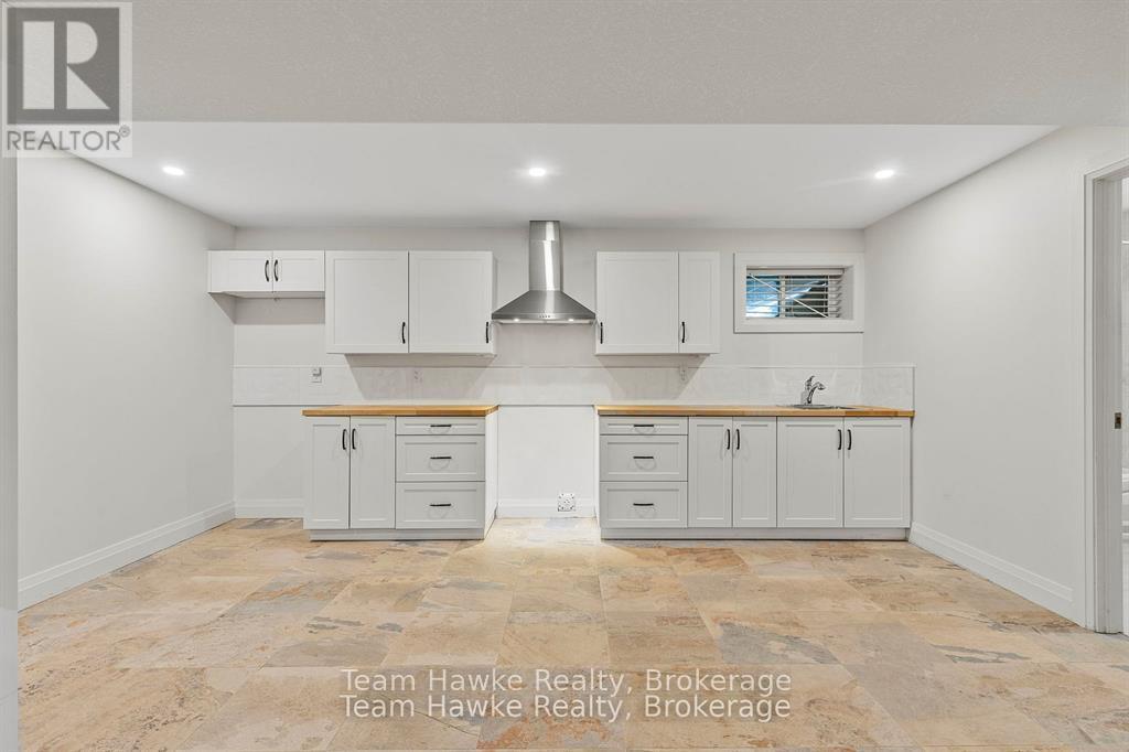 969 William Street, Midland, ON - Indoor Photo Showing Kitchen