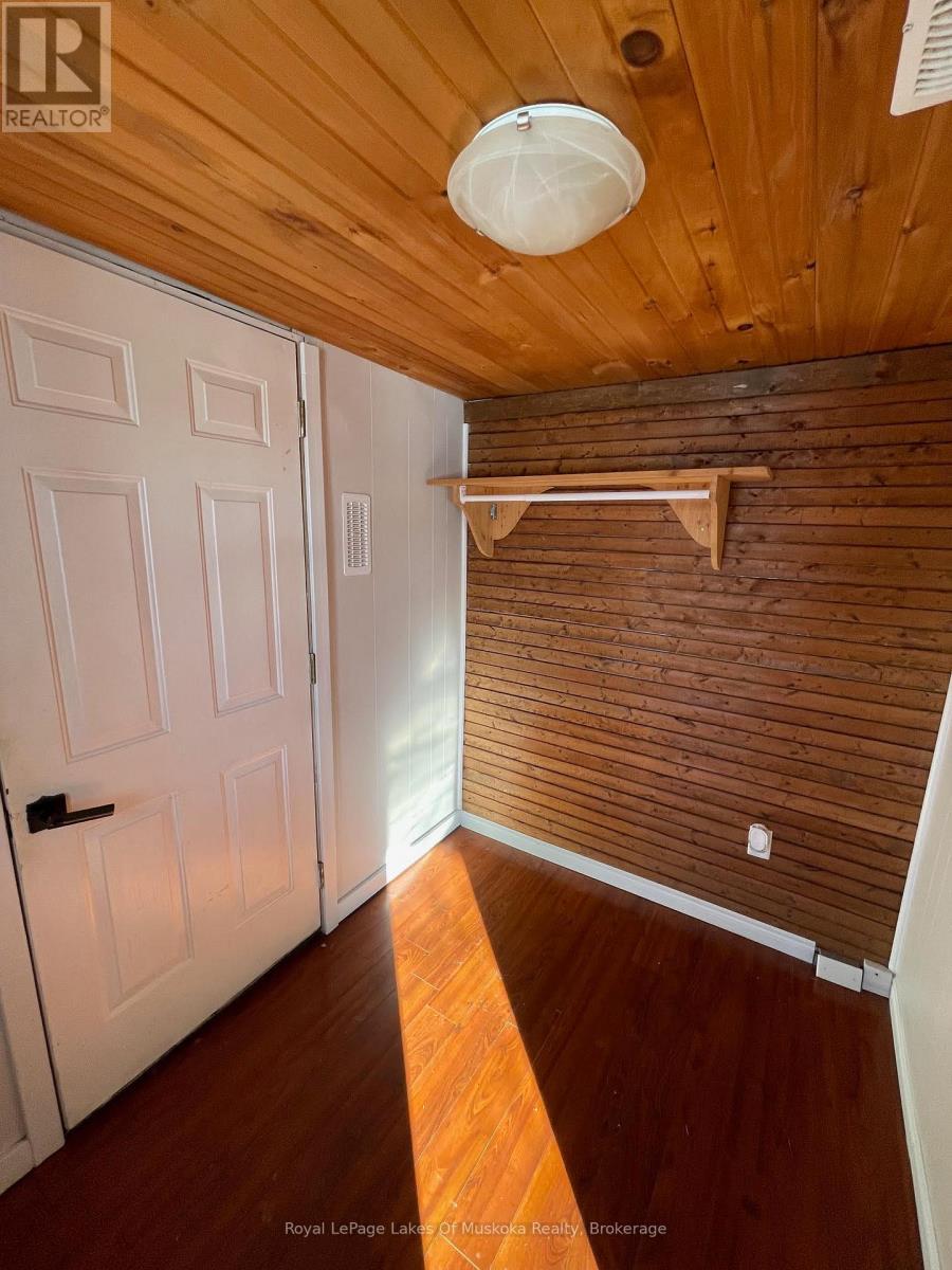 Front entrance to garage and house - 560 John Street N, Gravenhurst (Muskoka (S)), ON - Indoor Photo Showing Other Room