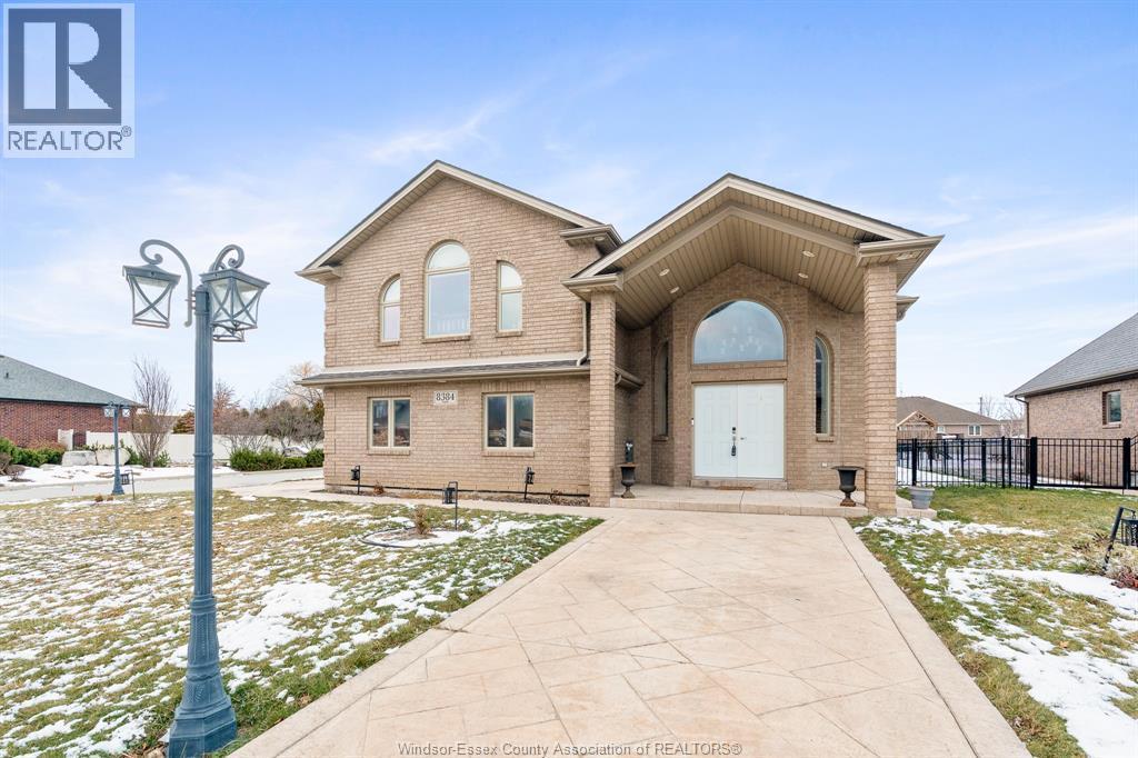 8384 Annie, Amherstburg, ON - Outdoor