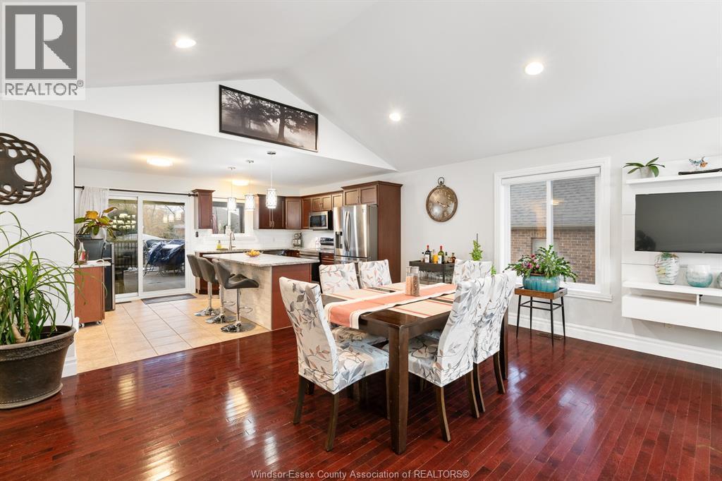 8384 Annie, Amherstburg, ON - Indoor Photo Showing Dining Room