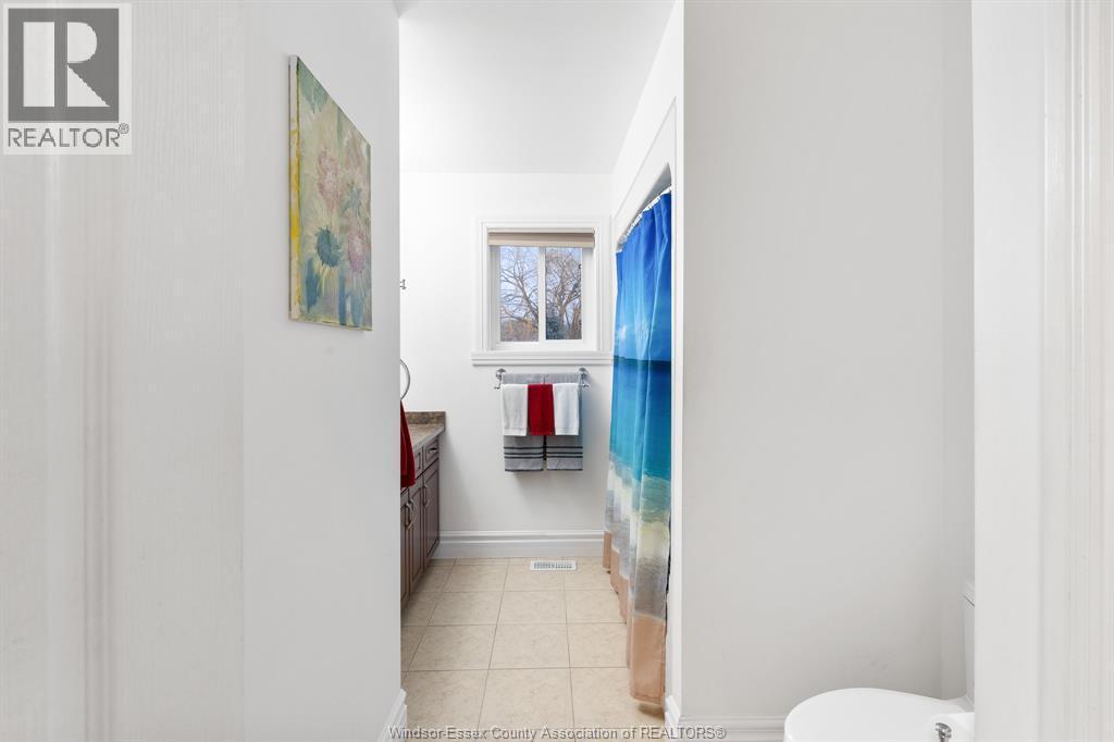 8384 Annie, Amherstburg, ON - Indoor Photo Showing Bathroom