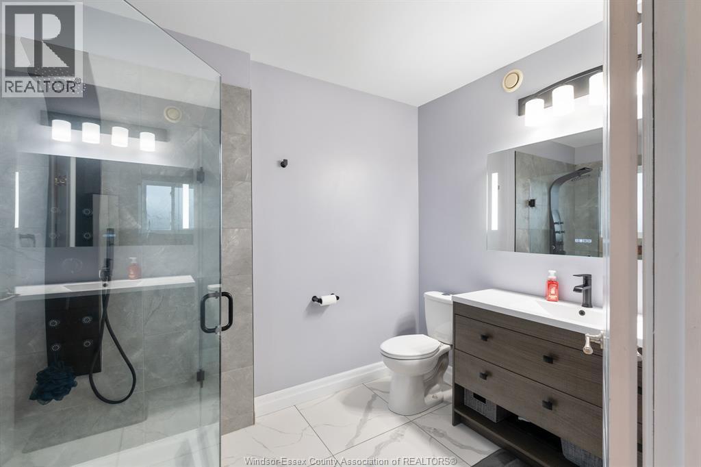 8384 Annie, Amherstburg, ON - Indoor Photo Showing Bathroom